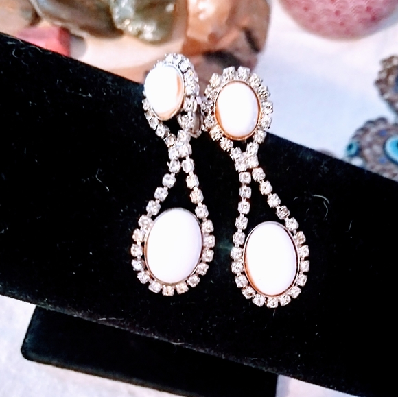 Vintage Rhinestone Drop Clip-on Earrings - Picture 2 of 5